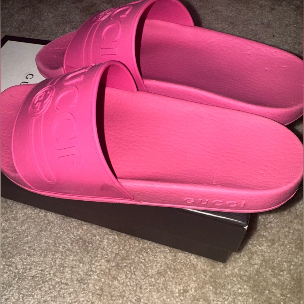 Gucci Fuchsia Slide Sandals - Picture 2 of 3